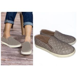 Steve Madden 8.5 Nude Quilted Loafer Ecentrcq